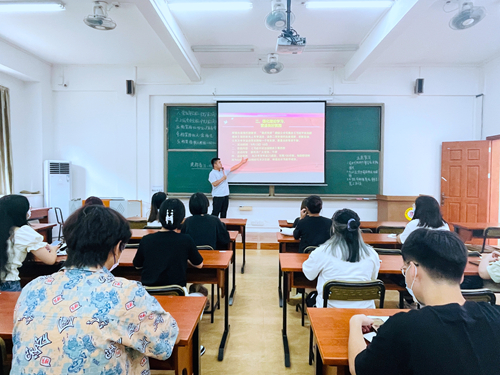 图为余培先讲话.jpg