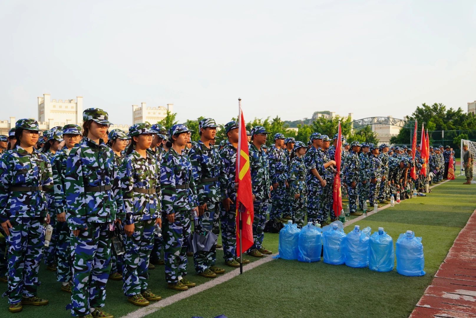 图片 1 图片 1