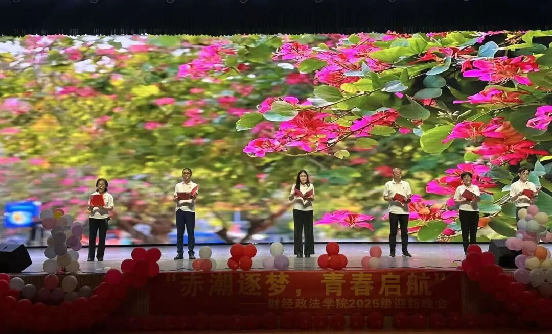 图片包含 草, 桌子, 华美, 花AI 生成的内容可能不正确。 图片包含 草, 桌子, 华美, 花AI 生成的内容可能不正确。